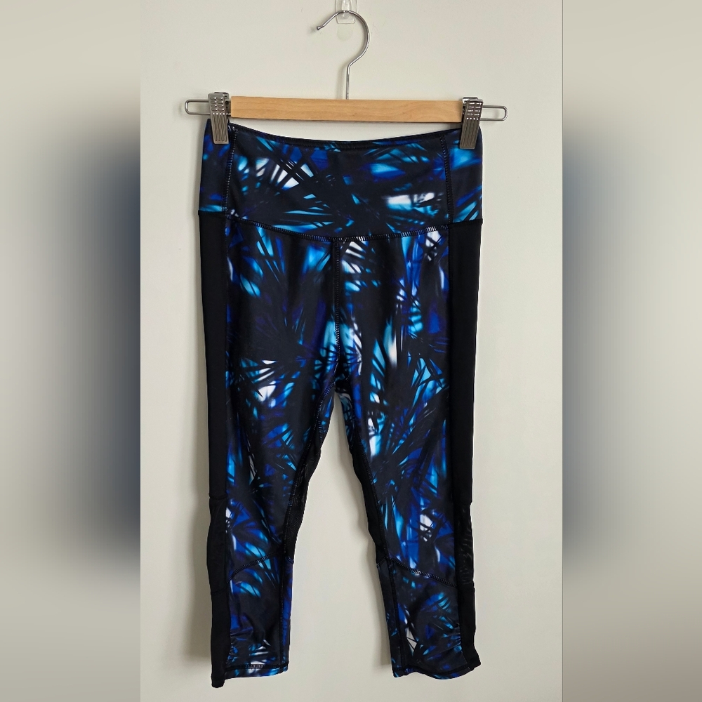 Kyodan Blue and Black Capris With Mesh XS